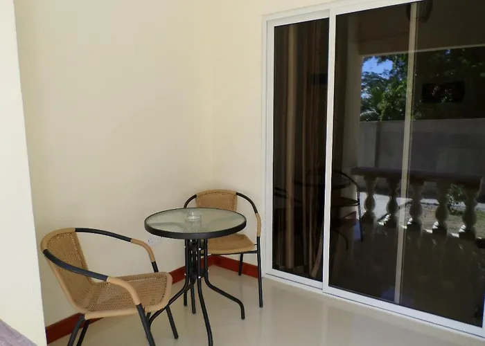 Hotel Precious C - Self-catering *